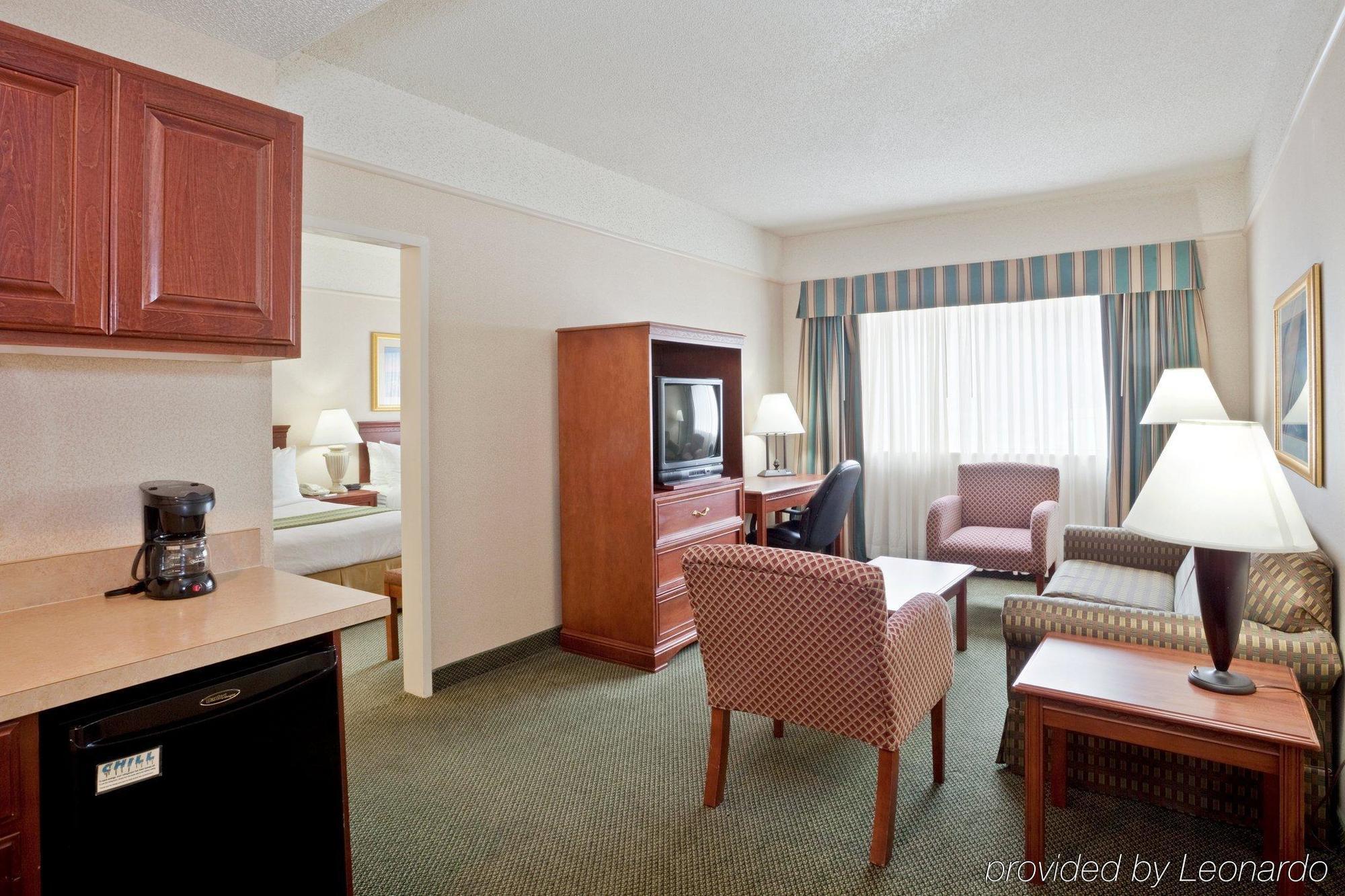 Holiday Inn Hotel & Suites Overland Park-West, An Ihg Hotel Номер фото